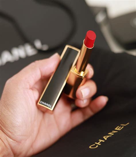 chanel rouge proussant|Chanel Rouge allure 110 deluree.